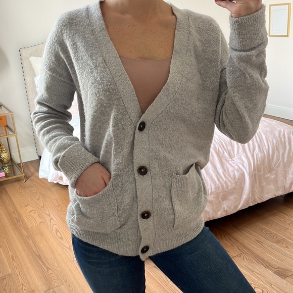 DEX - OVERSIZED LONG BUTTON DOWN CARDIGAN - Picture 4 of 15